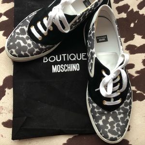 Boutique Moschino b&w leopard tennis shoes